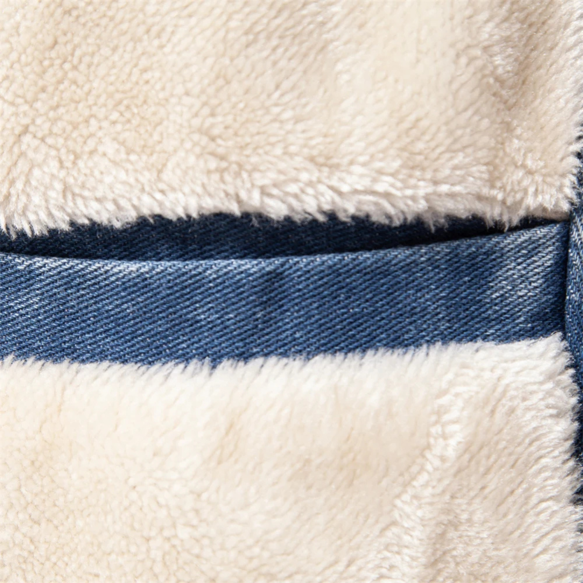 Men’s Casual Jacket | Collar Detail & Relaxed Style