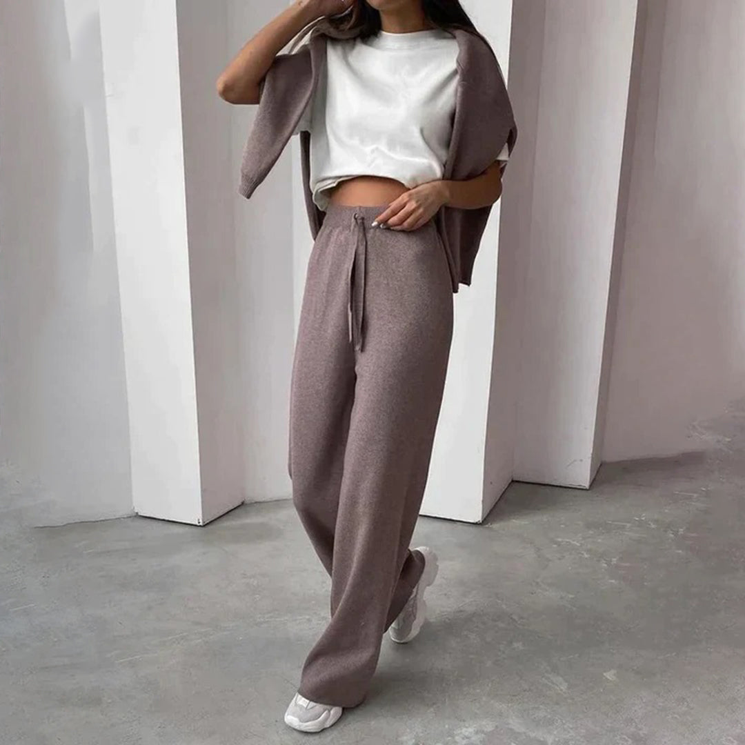 Women’s Chic Two-Piece Loungewear Set | Stylish