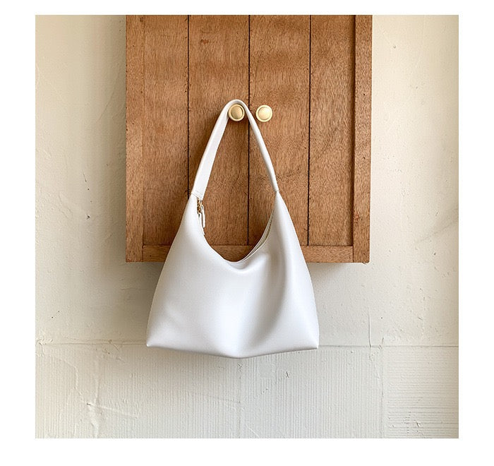 Women’s Chic Handbag | Seasonal Design