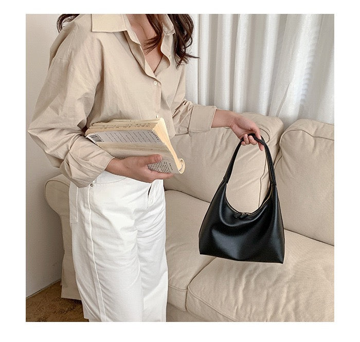 Women’s Chic Handbag | Seasonal Design