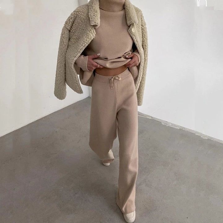Women’s Chic Two-Piece Loungewear Set | Stylish